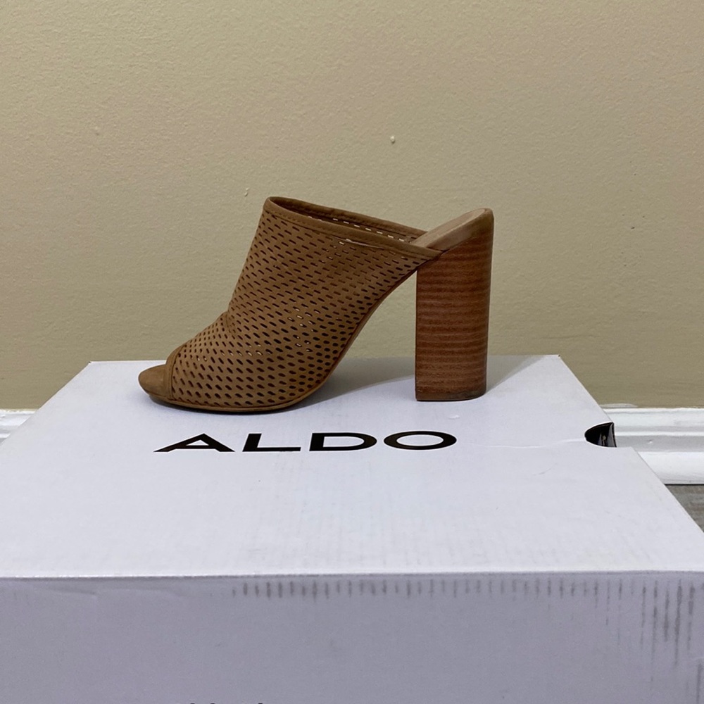 Women’s shoes